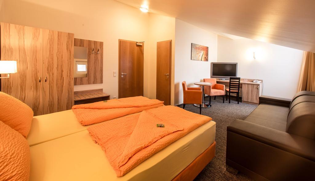 Hotel An Der Waldstrasse Groß-Zimmern Szoba fotó