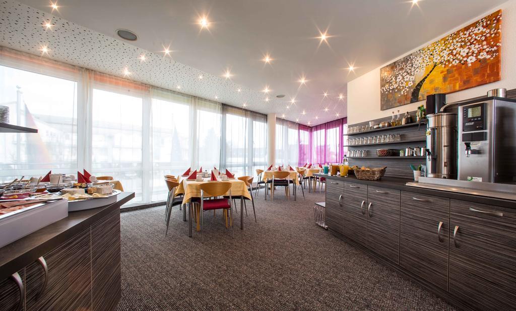 Hotel An Der Waldstrasse Groß-Zimmern Kültér fotó